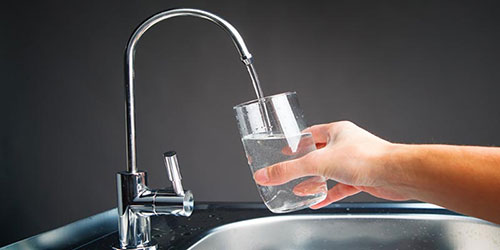 Free Home Water Test-Free Well water testing glass of water dispensed from reverse osmosis faucet
